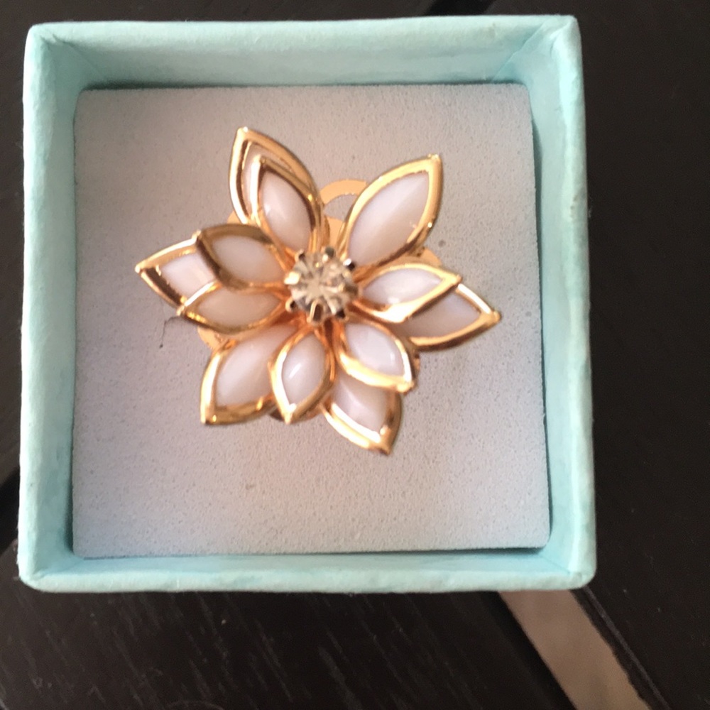 ❤️gorgeous gold lotus Lilly flower ring